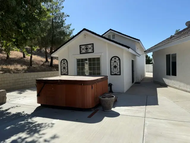 Spa next to classroom for home-school